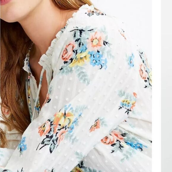 LOFT Women Garden Ruffle Tie Neck Blouse size Medium - Picture 11 of 13